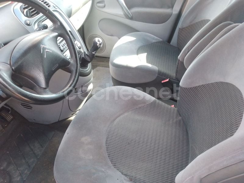 Usado Citroën Xsara Picasso Exclusive 90 CV (66 kW) 2005 Azul Monovolumen