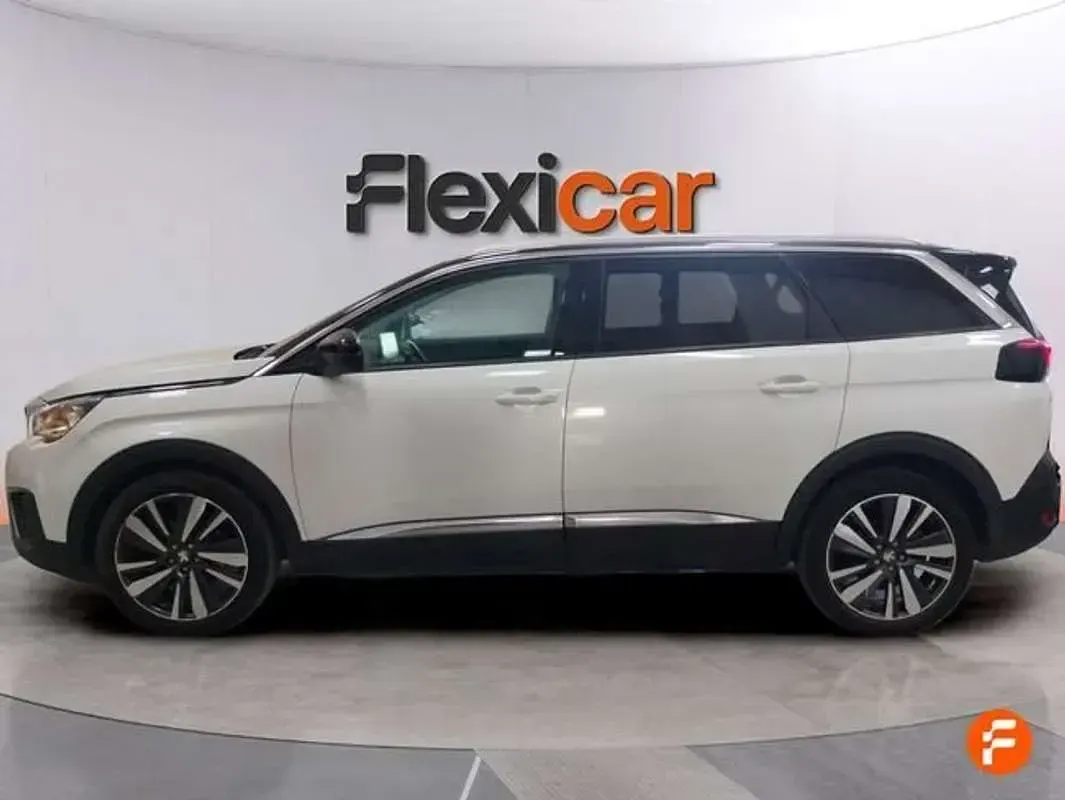 Usado Peugeot 5008 Allure 131 CV (96 kW) 2019 Blanco SUV