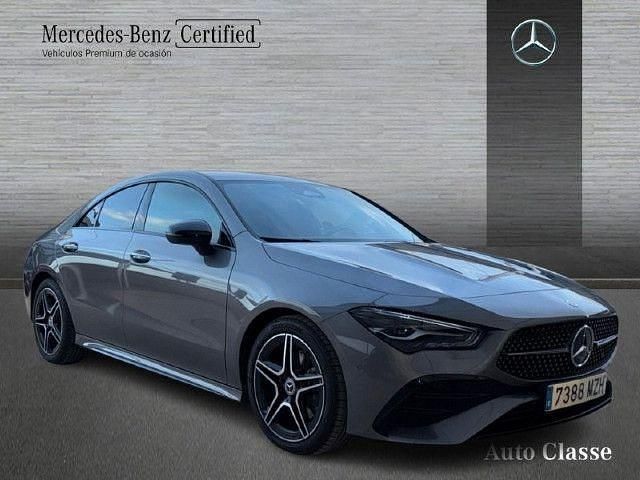 Usado Mercedes CLA220 AMG line 190 CV (139 kW) 2025 Gris montaña Berlina