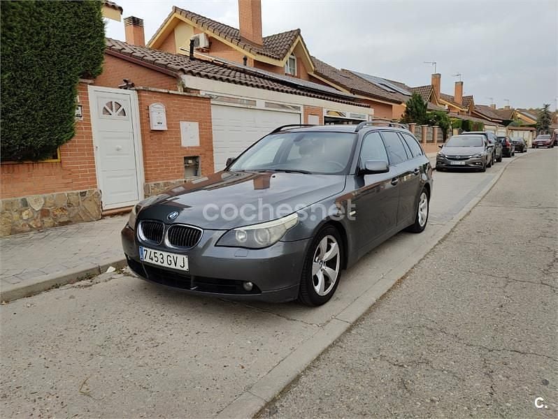 Usado BMW 525 177 CV (130 kW) 2007 Gris / plata Familiar