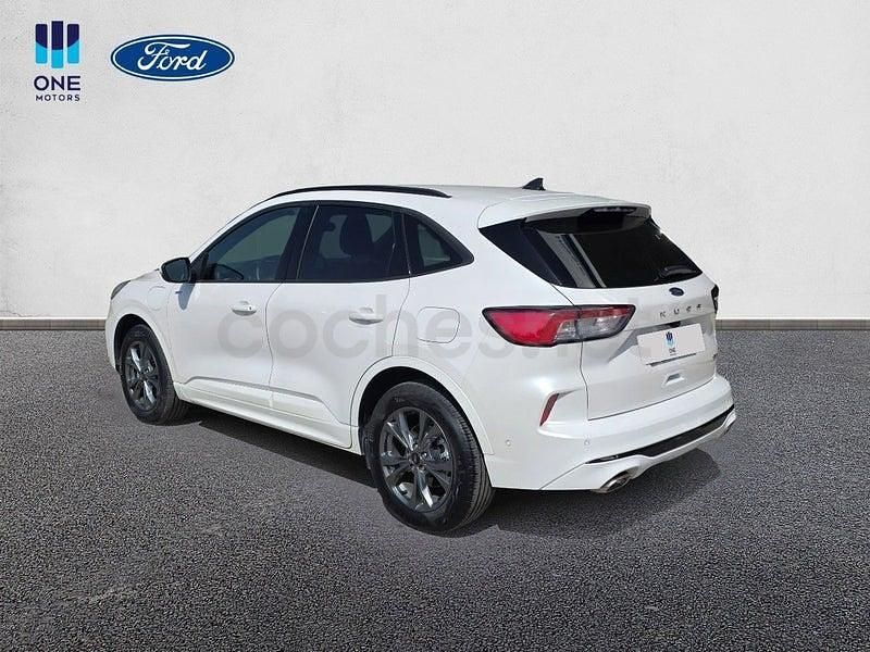 Usado Ford Kuga ST-Line X 225 CV (165 kW) 2022 Blanco SUV