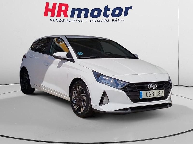 Blanco Usado 2021 Hyundai i20 Utilitario | 14.610 € (Un poco caro) - Imagen 1/4
