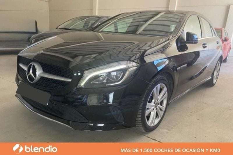 Usado Mercedes A180 122 CV (89 kW) 2018 Negro Berlina