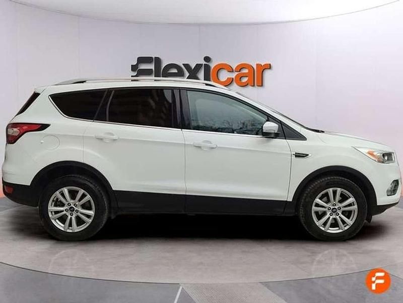 Usado Ford Kuga Business Edition 150 CV (110 kW) 2017 Blanco SUV