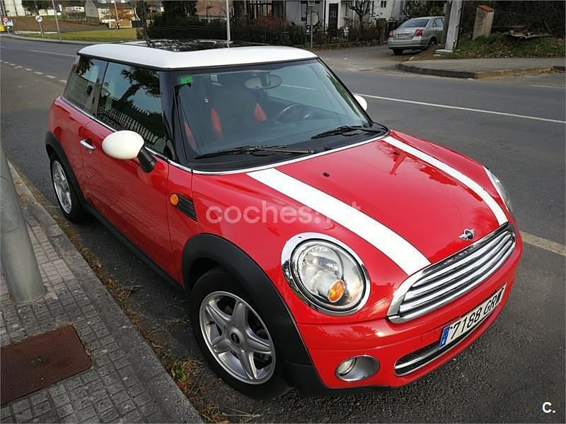 Usado Mini Cooper D 110 CV (80 kW) 2009 Rojo Utilitario