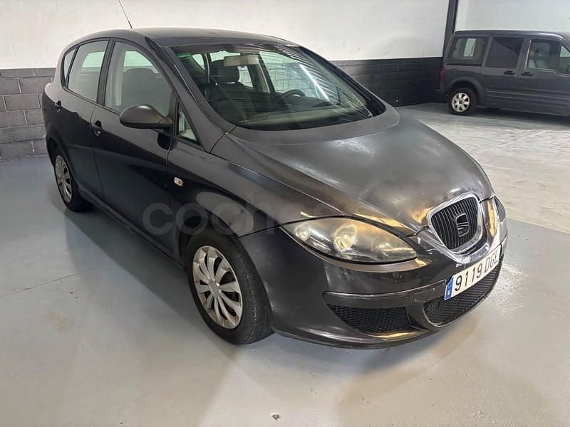 Usado Seat Toledo Sport 105 CV (77 kW) 2006 Negro Utilitario
