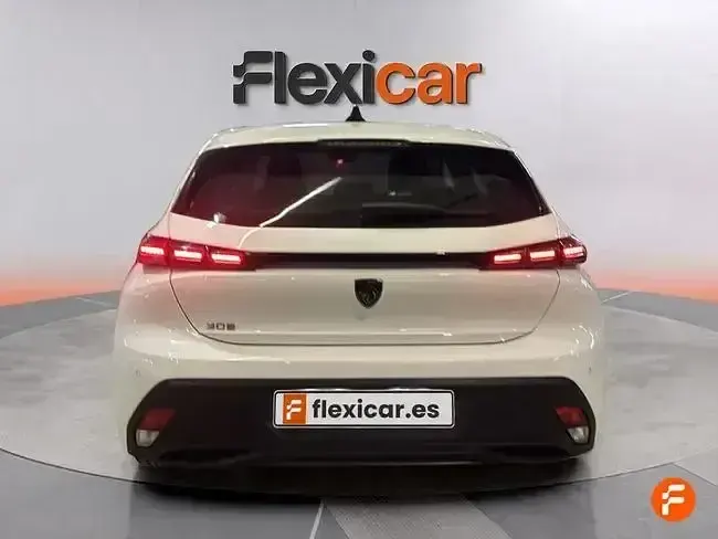 Usado Peugeot 308 Active 130 CV (95 kW) 2022 Blanco