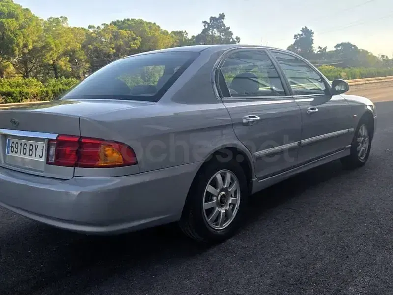 Usado Kia Magentis 136 CV (100 kW) 2003 Gris / plata Berlina