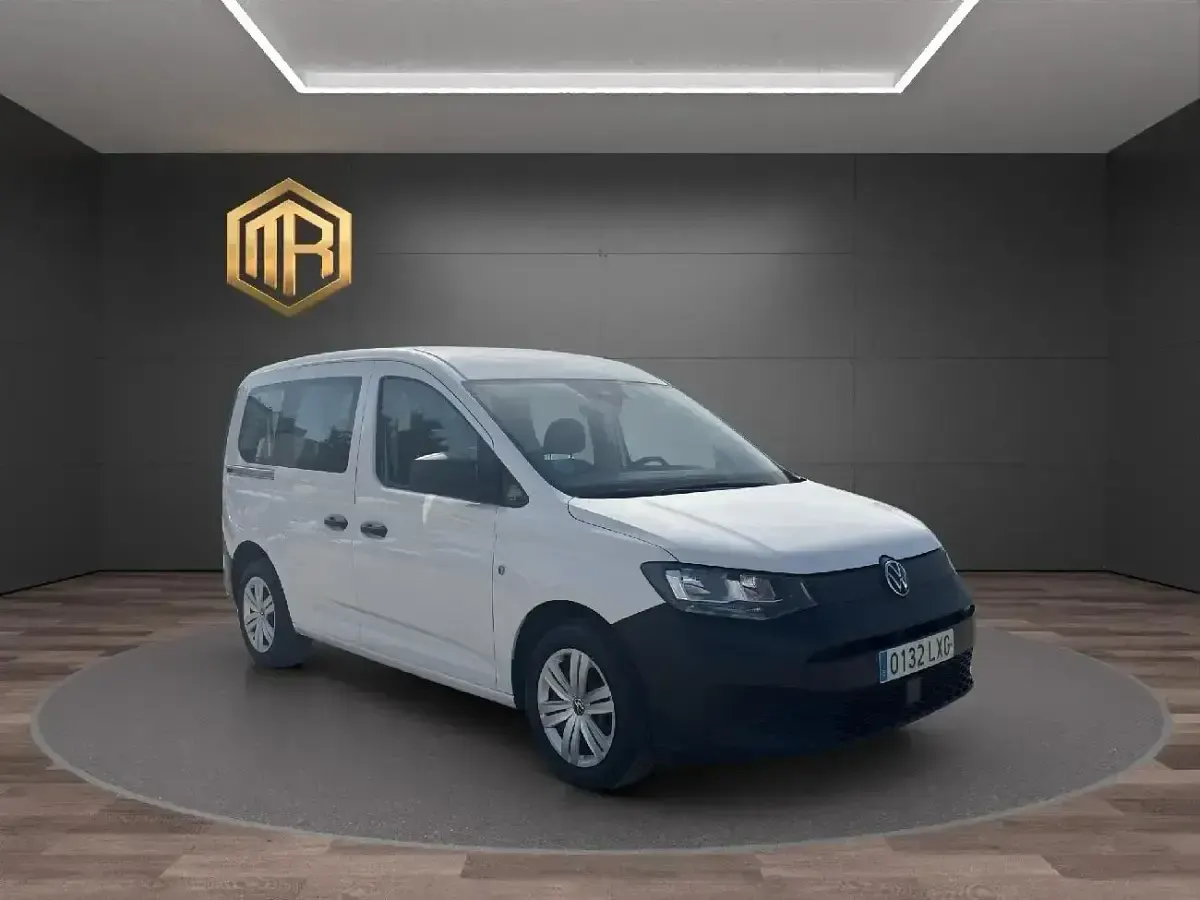 Usado VW Caddy 102 CV (75 kW) 2022 Blanco Monovolumen