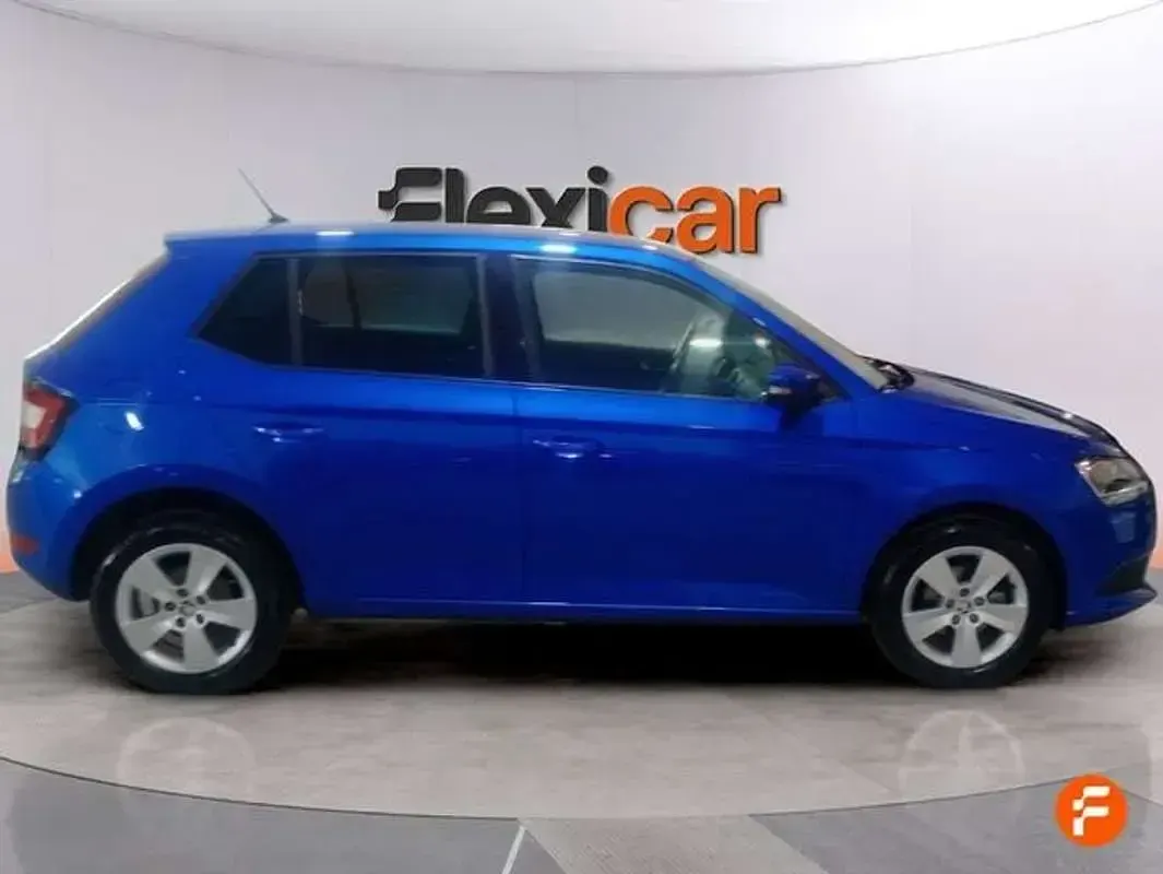 Usado Skoda Fabia 75 CV (55 kW) 2019 Azul Utilitario