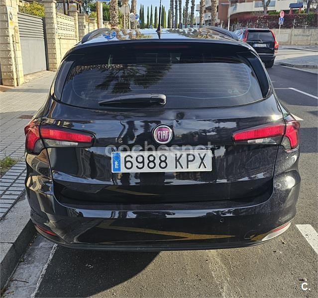 Usado Fiat Tipo Lounge 120 HP (88 kW) 2018 Preto Sedan