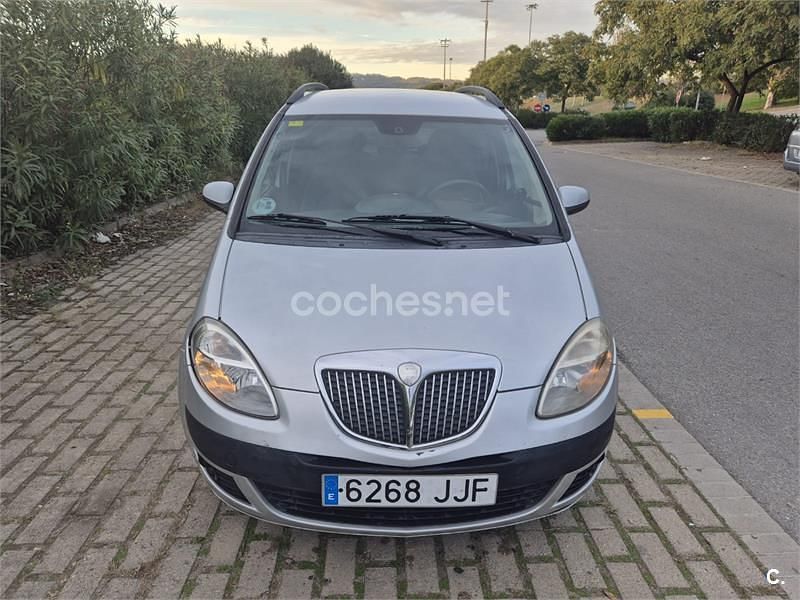 Gris / plata Usado 2006 Lancia Musa Monovolumen | 3000 € - Imagen 1/4