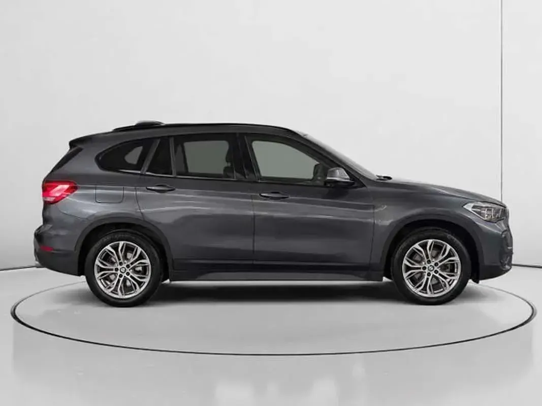Usado BMW X1 Advantage 136 CV (100 kW) 2021 Gris SUV