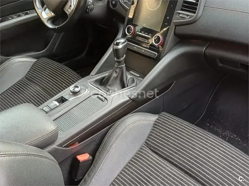 Usado Renault Talisman Zen 150 CV (110 kW) 2019 Gris / plata Berlina