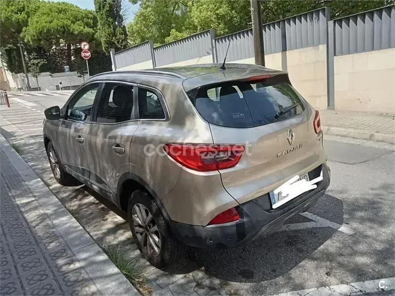 Usado Renault Kadjar Zen 130 CV (95 kW) 2016 Beige SUV