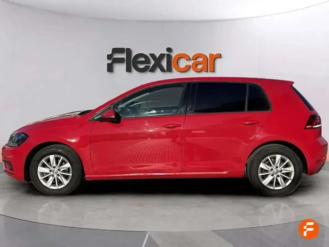 Usado VW Golf VII Advance 116 CV (85 kW) 2020 Rojo Utilitario