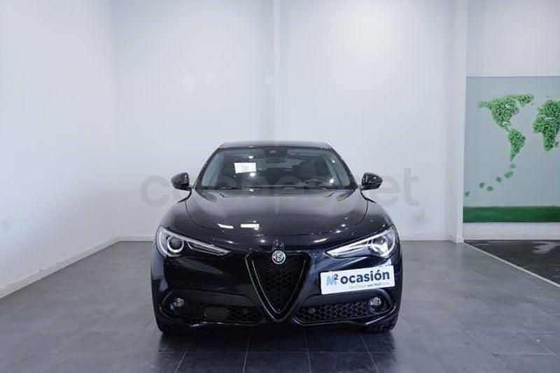 Usado Alfa Romeo Stelvio Sprint 190 CV (139 kW) 2021 Negro SUV