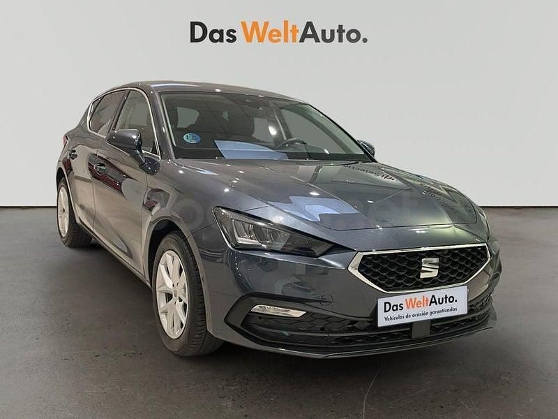 Usado Seat Leon Style 116 CV (85 kW) 2025 Gris / plata Berlina