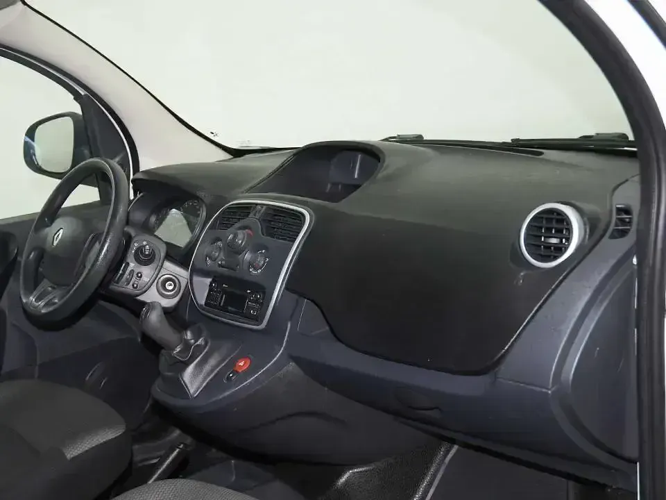 Usado Renault Kangoo 90 CV (66 kW) 2018 Blanco Monovolumen