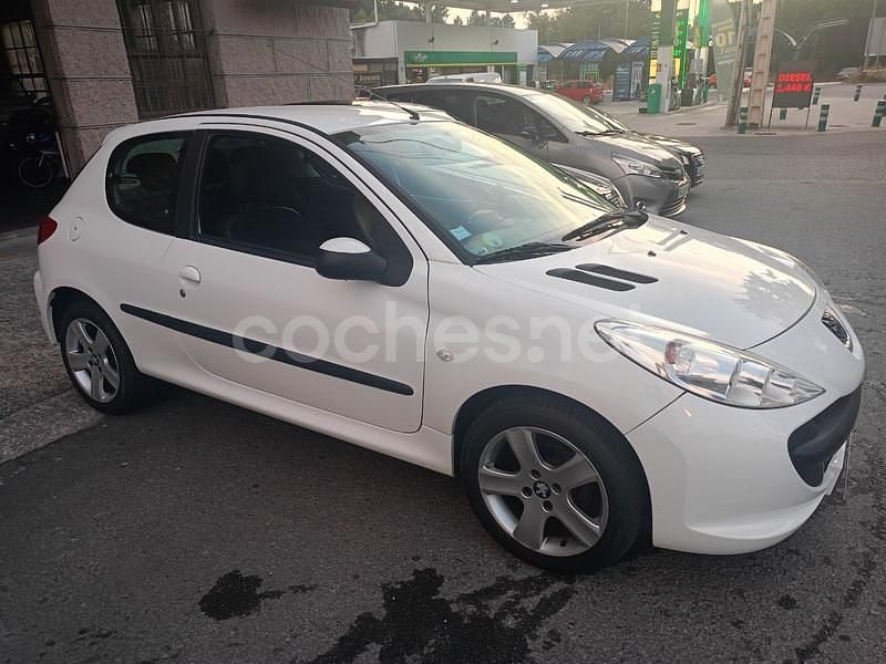 Occasion Peugeot 206+ 70 ch (51 kW) 2011 Blanc Citadine