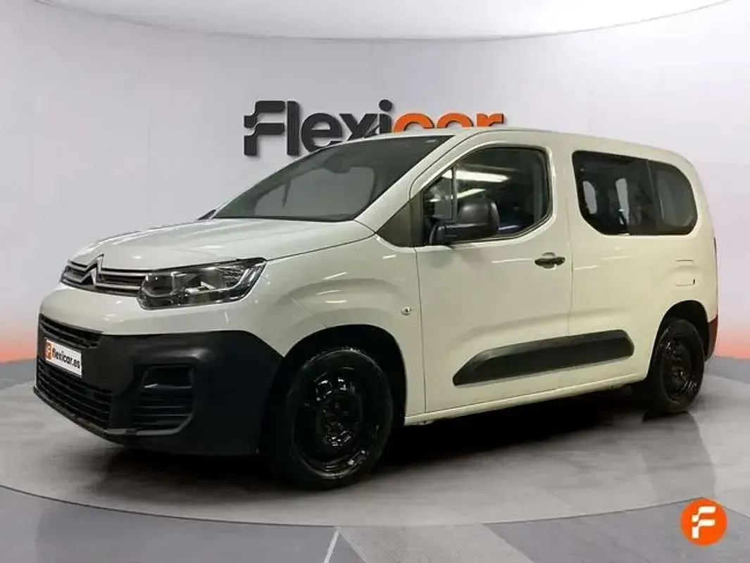 Usado Citroën Berlingo Feel 102 CV (75 kW) 2022 Blanco Monovolumen