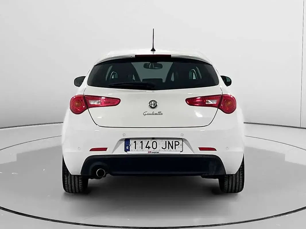 Usado Alfa Romeo Giulietta Distinctive 105 CV (77 kW) 2016 Blanco Utilitario