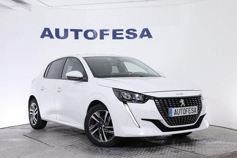 Usado Peugeot 208 Allure 100 CV (73 kW) 2021 Blanco Utilitario