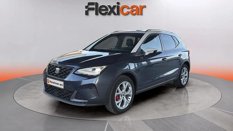 Usado Seat Arona FR 150 CV (110 kW) 2023 Gris SUV