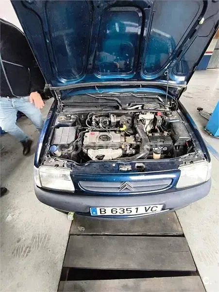 Usado Citroën Saxo 90 CV (66 kW) 1999 Azul Utilitario