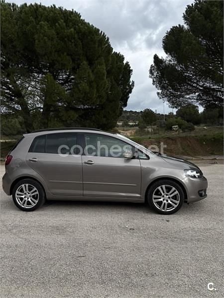 Usado VW Golf Plus Cross Advance 105 CV (77 kW) 2013 Marrón Monovolumen