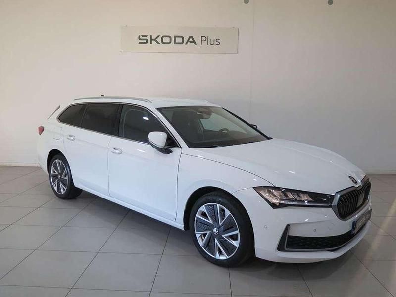 Blanco Usado 2024 Skoda Superb Selection Familiar | 32.800 € (Buen precio) - Imagen 1/4