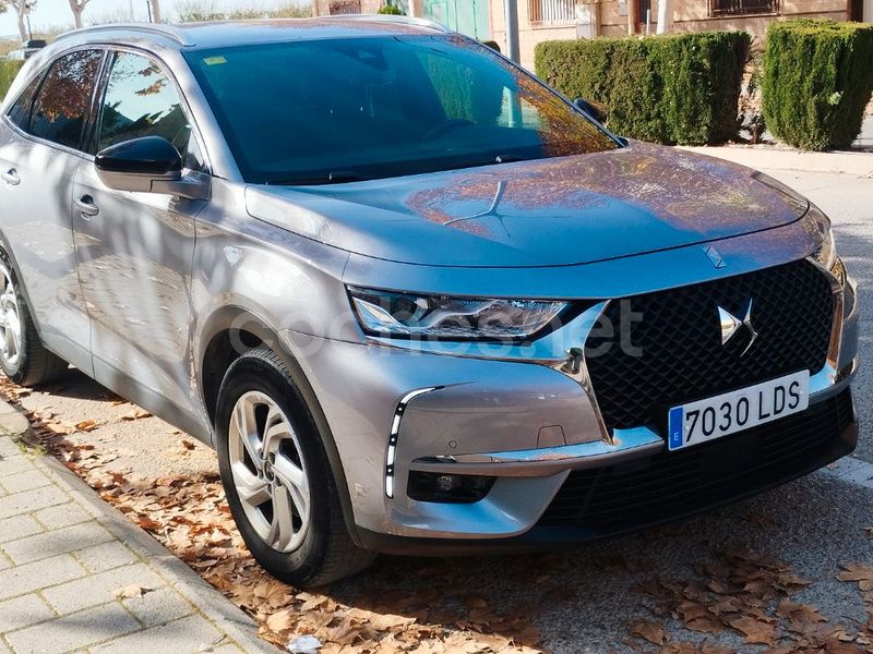 Gris / plata Usado 2020 DS Automobiles DS7 Crossback Be Chic SUV | 17.600 € (Precio justo) - Imagen 1/4