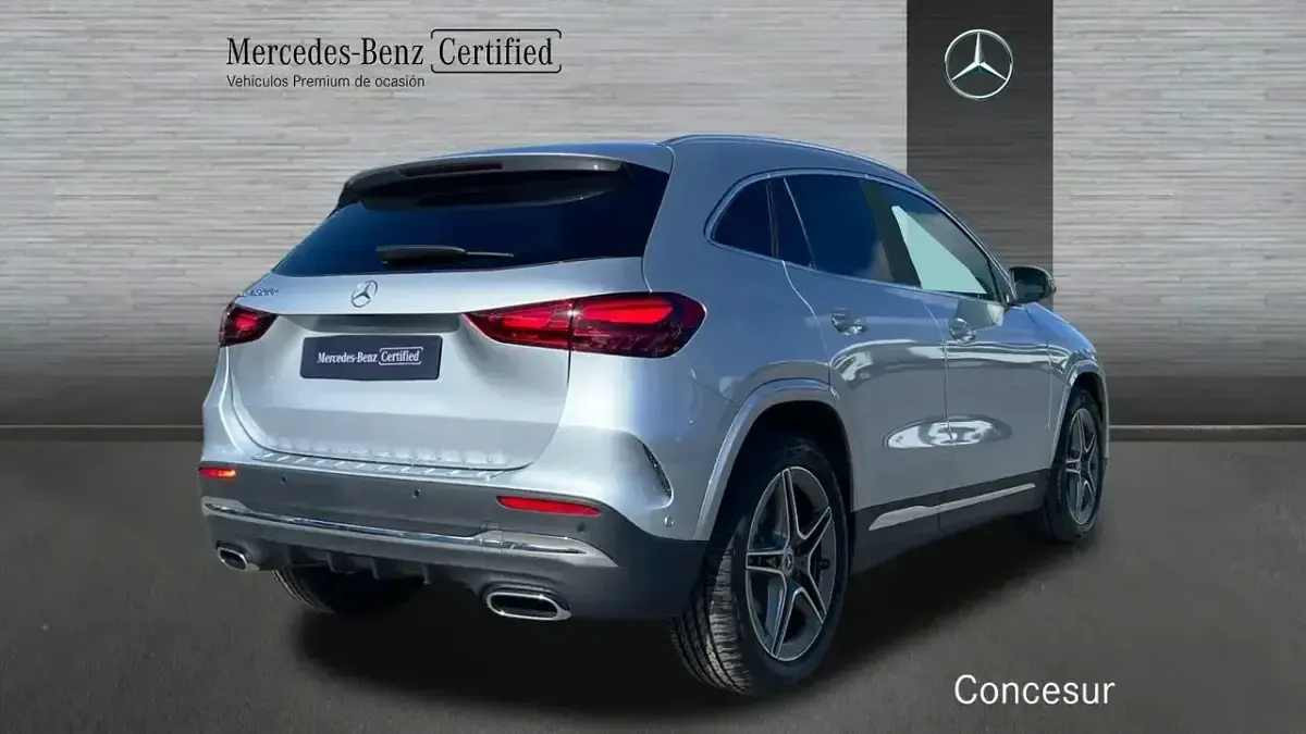 Usado Mercedes GLA200 150 CV (110 kW) 2025 Blanco SUV