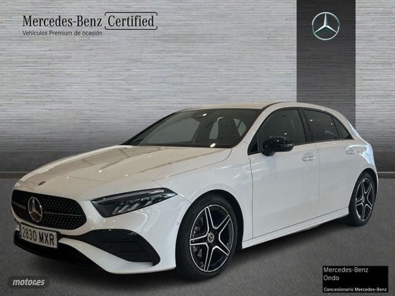 Blanco Usado 2024 Mercedes A200 AMG line Berlina | 34.900 € (Precio justo) - Imagen 1/4