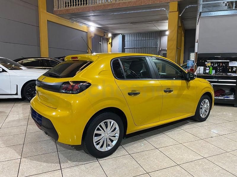 Usado Peugeot 208 75 CV (55 kW) 2021 Amarillo Utilitario