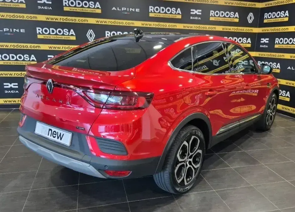 Usado Renault Arkana Techno 145 CV (106 kW) 2023 Rojo SUV
