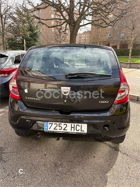 Usado Dacia Sandero Ambiance 75 CV (55 kW) 2011 Negro Berlina