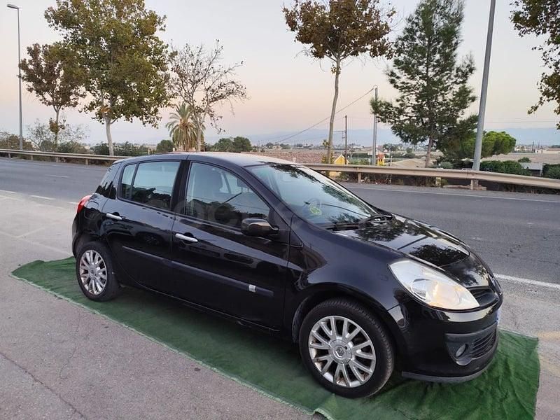 Usado Renault Clio II Authentique 105 CV (77 kW) 2007 Negro Berlina