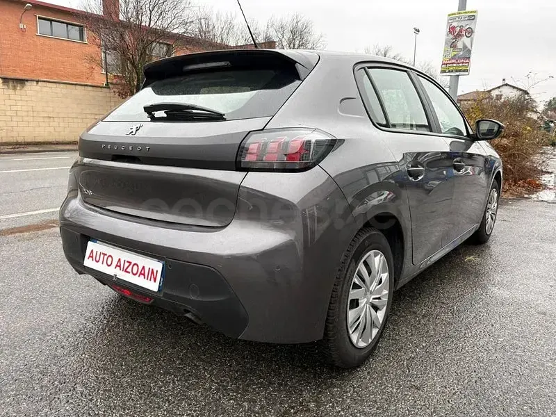 Usado Peugeot 208 Active 100 CV (73 kW) 2022 Gris / plata Utilitario