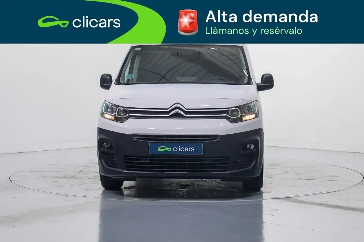 Usado Citroën Berlingo 100 CV (73 kW) 2022 Blanco Monovolumen