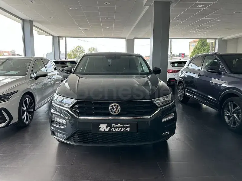 Usado VW T-Roc Advance 115 CV (84 kW) 2020 Gris / plata SUV
