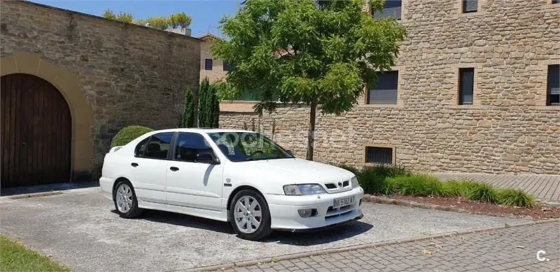 Usado Nissan Primera GT 150 CV (110 kW) 1997 Blanco Familiar