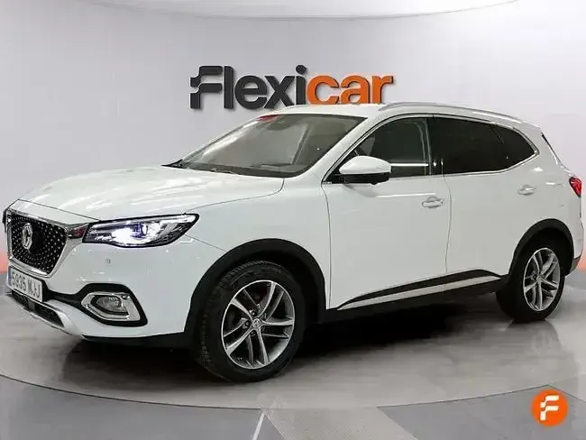 Używany MG HS Luxury 162 KM (119 kW) 2023 Biały SUV