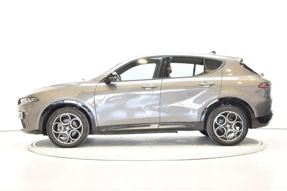 Usado Alfa Romeo Tonale Sprint 130 CV (95 kW) 2024 Gris SUV