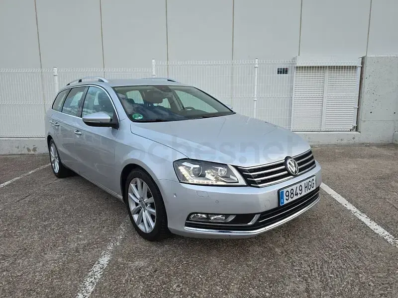 Usado VW Passat Highline 160 CV (117 kW) 2011 Gris / plata Familiar