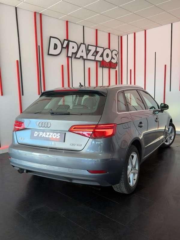 Usado Audi A3 Sportback 116 CV (85 kW) 2020 Gris Utilitario
