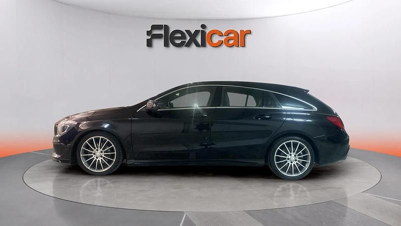 Usado Mercedes CLA200 Shooting Brake 136 CV (100 kW) 2016 Negro Familiar