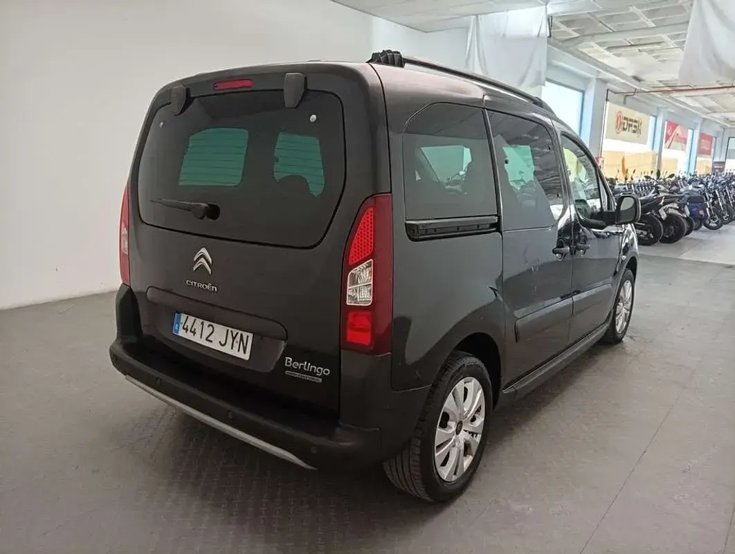 Usado Citroën Berlingo 99 CV (72 kW) 2017 Negro Monovolumen