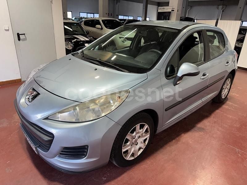Usado Peugeot 207 75 CV (55 kW) 2010 Gris / plata Berlina