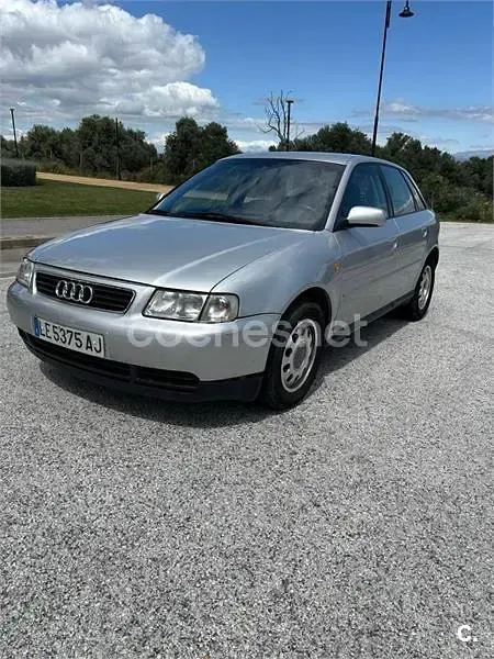 Usado Audi A3 Ambiente 125 CV (91 kW) 2000 Gris / plata Utilitario